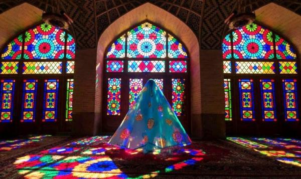 عکاسی خانم های بدون چادر در مسجد نصیرالملک شیراز,مسجد نصیرالملک