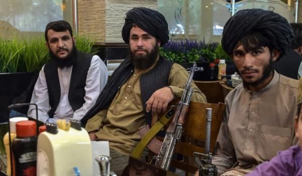 طالبان,دستور طالبان برای رفتن زنان و مردان به رستوران
