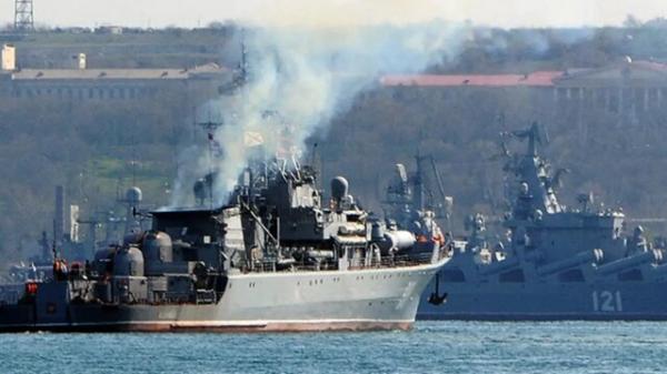 جنگ اوکراین,برکناری فرمانده های روسی به دلیل غرق شدن ناو