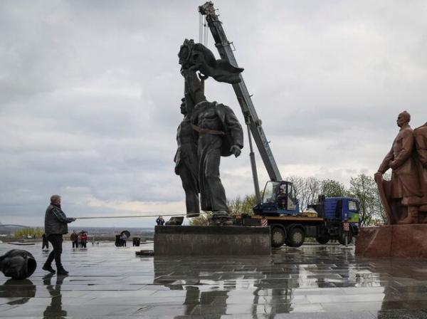مجسمه یادبود دوستی با روسیه در کی یف,جنگ اوکراین
