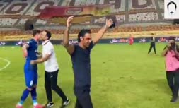 فیلم | خوشحالی فرهاد مجیدی و بازیکنان استقلال بعد از پیروزی برابر فولاد 