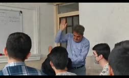 فیلم/ کتک زدن یک دانش‌آموز توسط معلم در مدرسه؛ واکنش آموزش و پرورش