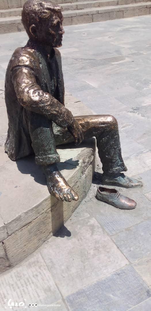 قطعه گمشده مجسمه پروزتاولی,عکس کفش پرویز تناولی
