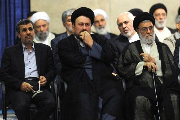 محمود احمدی نژاد,نگاه معنادار ظریف به احمدی‌نژاد در مراسم امروز سالگرد ارتحال امام خمینی