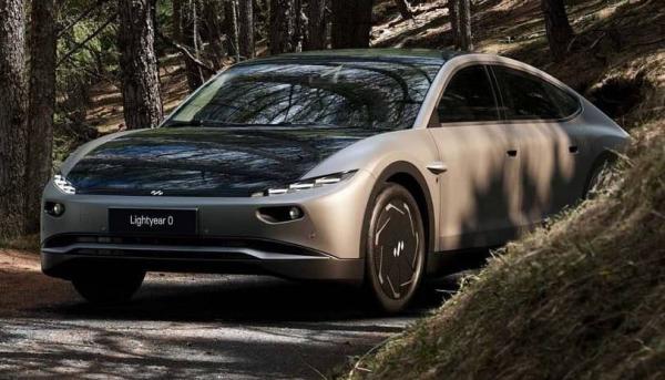 خودروی خورشیدی گران ‌قیمت,استارتاپ Lightyear