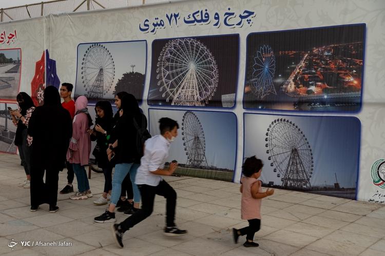 تصاویر راه اندازی بزرگترین چرخ و فلک کشور,عکس های راه اندازی بزرگترین چرخ و فلک کشور,تصاویر راه اندازی بزرگترین چرخ و فلک در بوشهر