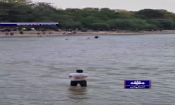 فیلم/ لحظه نجات یک خانواده از غرق شدگی در زاینده رود