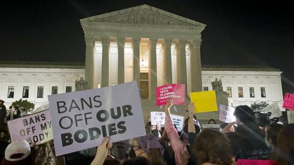 سقط جنین,لغو حکم ۵۰ ساله حق قانونی سقط جنین در آمریکا
