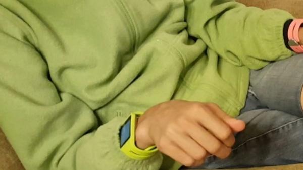 دستبند,مچ بندی برای کنترل بی اختیاری دست افراد مبتلا به اوتیسم