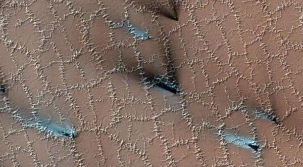 عکس مرموز از سطح مریخ,دوربین های‌راز