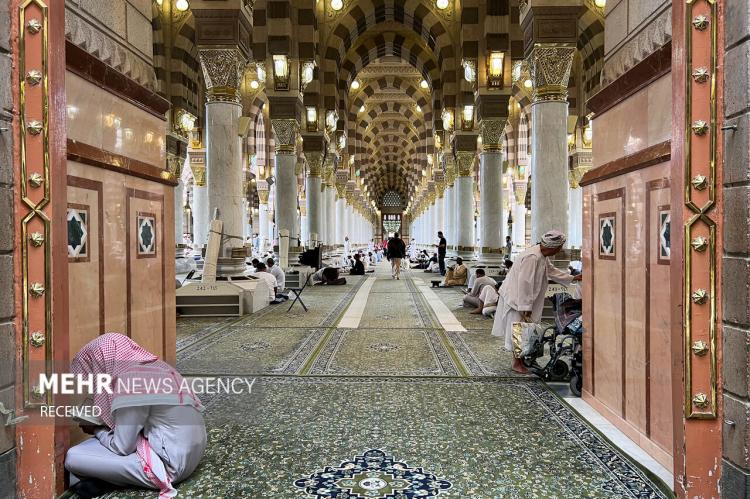تصاویر حال‌وهوای مسجد النبی در ایام حج,تصاویری از زائران حج در مسجد النبی,عکس های مسجد النبی در روزهای حج