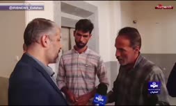 فیلم/ تخلیه ساختمان ناایمن در اصفهان به علت ترکیدگی لوله و نشت آب