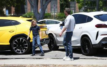تصاویر تصادف پسر ۱۰ ساله بن افلک پشت فرمان لامبورگینی با یک BMW در حضور جنیفر لوپز,عکس های تصادف پسر ۱۰ ساله بن افلک,تصاویری از تصادف پسر ۱۰ ساله بن افلک