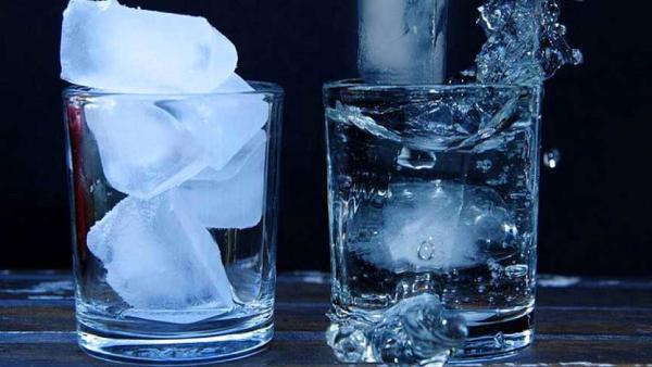 خطرات نوشیدن آب سرد,سلامتی و آب سرد