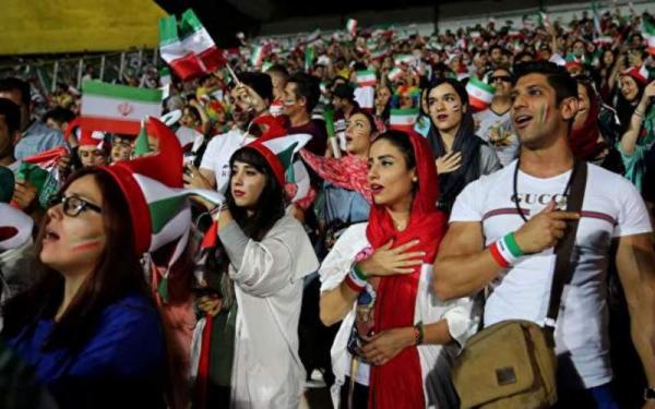 حضور بانوان در ورزشگاه,حضور بانوان در مسابقات فوتبال ایران