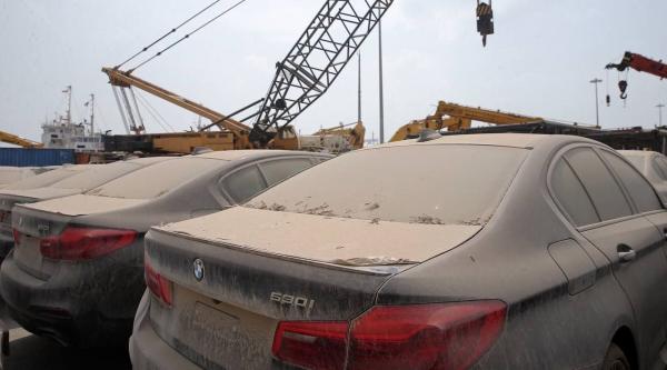 خاک خوردن خودروهای لاکچری در گمرک بوشهر,خودروهای لوکس در گمرک بوشهر