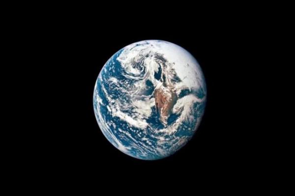کره زمین,دلیل چرخش سریع‌تر از حد معمول زمین