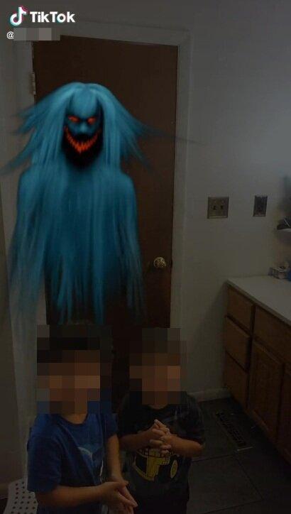 شبحی برای ترساندن کودکان,شبکه اجتماعی