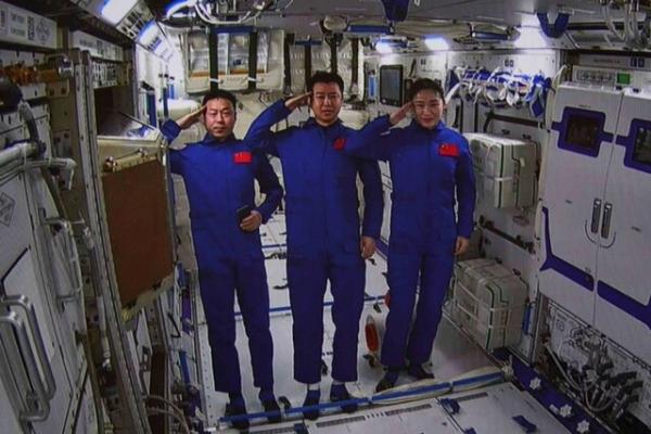 فضانوردان چینی,ماموریت شنژو-۱۴