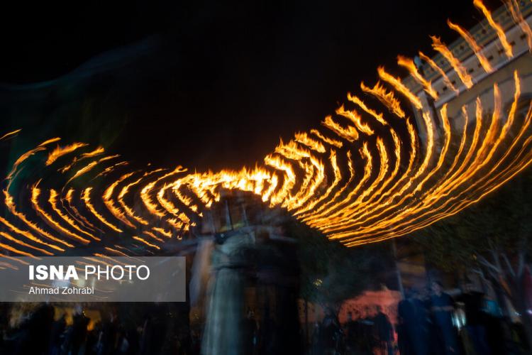تصاویر مراسم سنتی مشعل گردانی در قم,عکس هایی از مراسم سنتی مشعل گردانی در قم,تصاویر آیین مشعل گردانی نجفی های مقیم قم