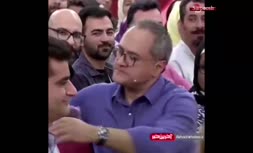 فیلم/ لحظه احساسی خداحافظی رامبد جوان و جناب خان در قسمت آخر خندوانه