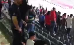 فیلم/ بغض و اشک‌های پسر وریا غفوری به فحاشی پرسپولیسی‌ها در ورزشگاه