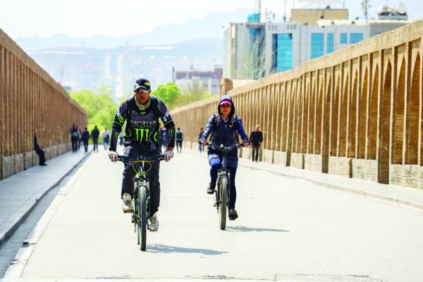بازداشت زنان دوچرخه سوار در اصفهان,تفکرات طالبانی در اصفهان