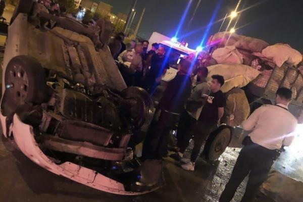 تصادف دو دستگاه خودرو واقع در بزرگراه نیایش,تصادف در تهران