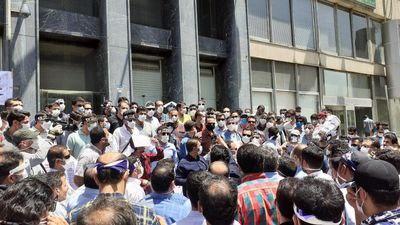 اعتراض کارکنان وزارت نفت,بازداشت ده‌ها نفر در تجمع اعتراضی کارکنان رسمی صنعت نفت