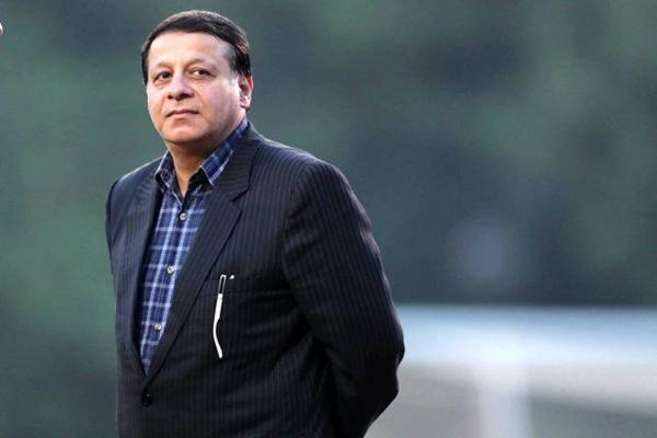 ساکت ساکت,هزینههای هنگفت باشگاه سپاهان