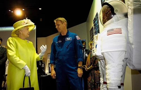 ملکه الیزابت,پیام ملکه الیزابت به خدمه آپولو11ناسا