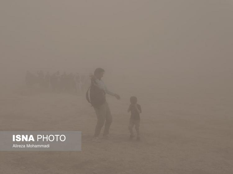 تصاویر زائران اربعین,عکس های زائران اربعین در شهریور 1401,تصاویری از زائران اربعین در گرد و غبار