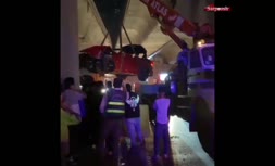 فیلم/ تصادف شدید BMW چهار میلیارد تومانی زیر پل صدر تهران