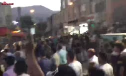 تجمع مردم سنندج در اعتراض به جان باختن مهسا امینی/ پلیس از گاز اشک آور استفاده کرد