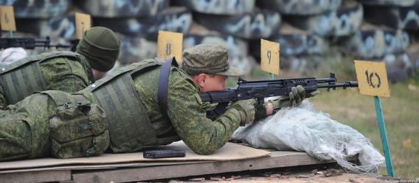 وضعیت ارتش روسیه,ر تیراندازی افراد مسلح در یک محل تمرین نظامی