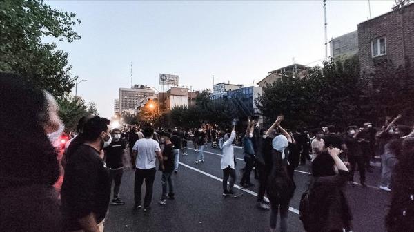 اعتراضات در ایران,روایت متفاوت سیاسیون از اعتراضات 1401 در ایران
