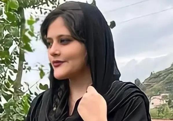 مهسا امینی,بازداشت چند روزنامه‌نگار و فعال سیاسیِ مشهور