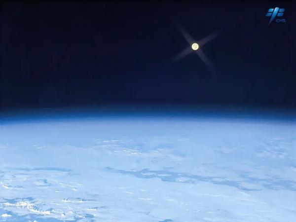 ماه و زمین,انتشار تصاویری جذاب از کره زمین و ماه توسط ایستگاه فضایی چین