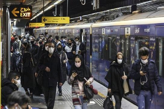 تیرذاندازی در مترو تهران, تیراندازی با لباس مأمور در متروی تهران