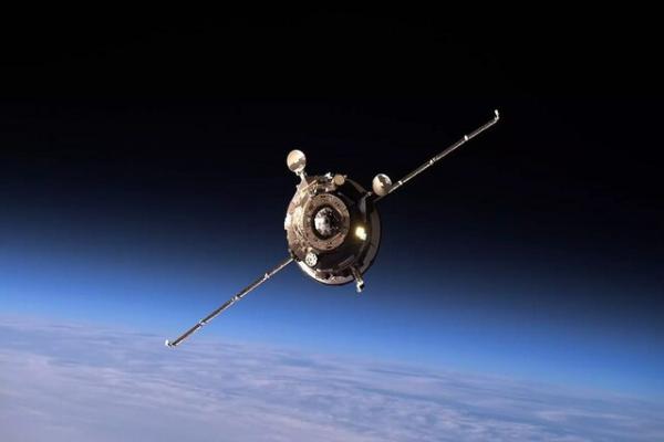 فضاپیما روسیه,بازگشت فضاپیمای روسیه به زمین