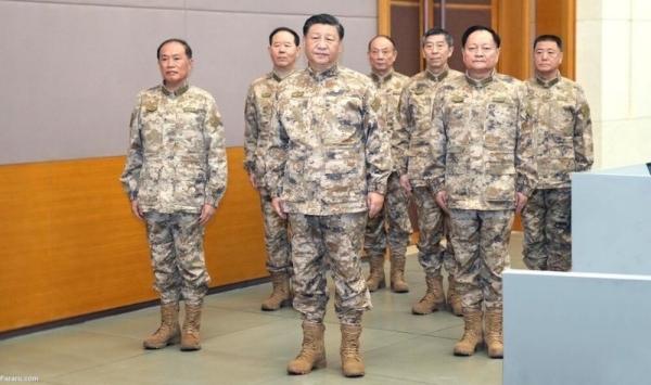 رئیس جمهور چین,پوشیدن لباس نظامی توسط رئیس جمهور چین