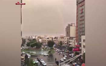 فیلم/ اولین باران و رنگین‌کمان پاییزی در تهران (آبان 1401)