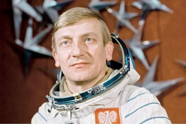 فضانوردان لهستان,مرگ تنها فضانورد لهستانی