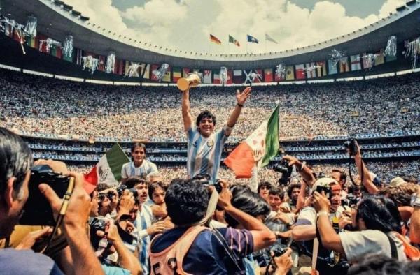 لیونل مسی,قهرمانی مسی با آرژانتین در غیاب مارادونا