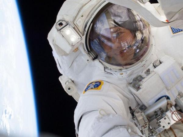 فضانوردان ناسا,بازنشستگی فضانورد کهنه‌کار ناسا