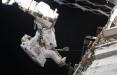 پیاده روی فضانوردان,تعویق پیاده روی فضانوردان بخاطر توسط زباله روسی