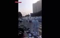 فیلم/ برخورد و درگیری وحشتناک مامورین با معترضین چینی