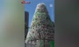 فیلم/ درخت کریسمس ساخته شده با ۱۵ هزار بطری پلاستیکی!