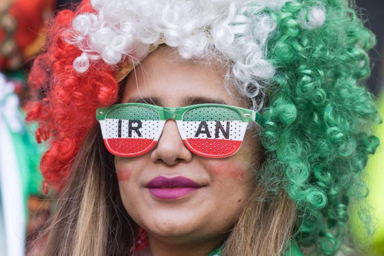 تصاویر تماشاگران زن جام جهانی قطر,عکس های تماشاگران زن دیدار ایران و ولز,تصاویر تماشاگران دیدار تیم ملی و ولز در جام جهانی