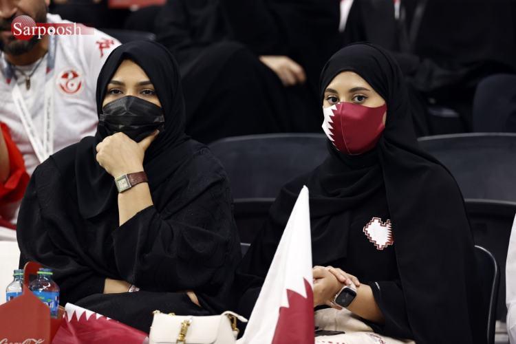 تصاویر تماشاگران زن در جام جهانی 2022 قطر,عکس های تماشاگران زن دیدار ایران و انگلیس,تصاویر دیدار قطر و اکوادور